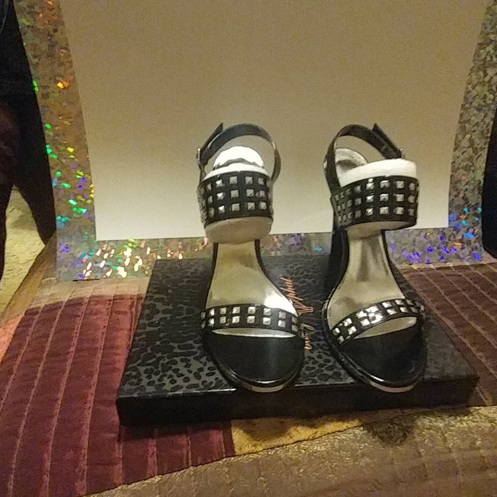 Baby Phat Donatella slingback with open toes.